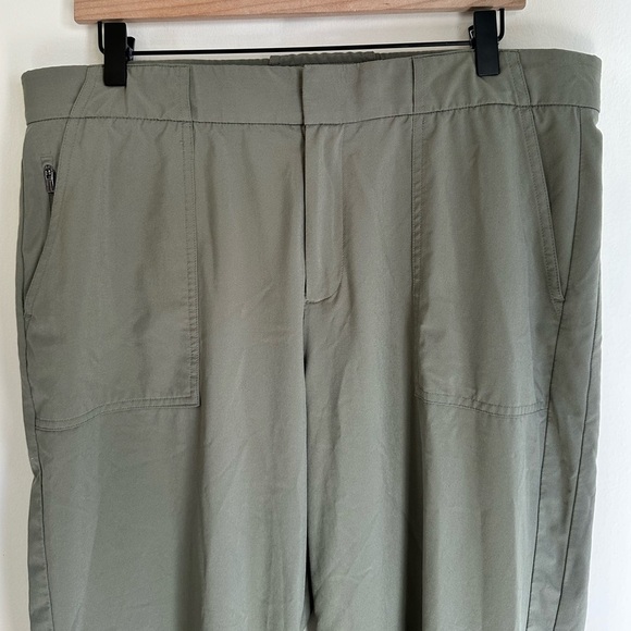 Unavailable - ATHLETA Tribeca Utility Crop Pants Size Tall - Picture 4 of 6